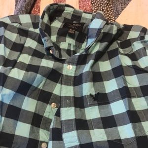 Men’s long sleeve button down